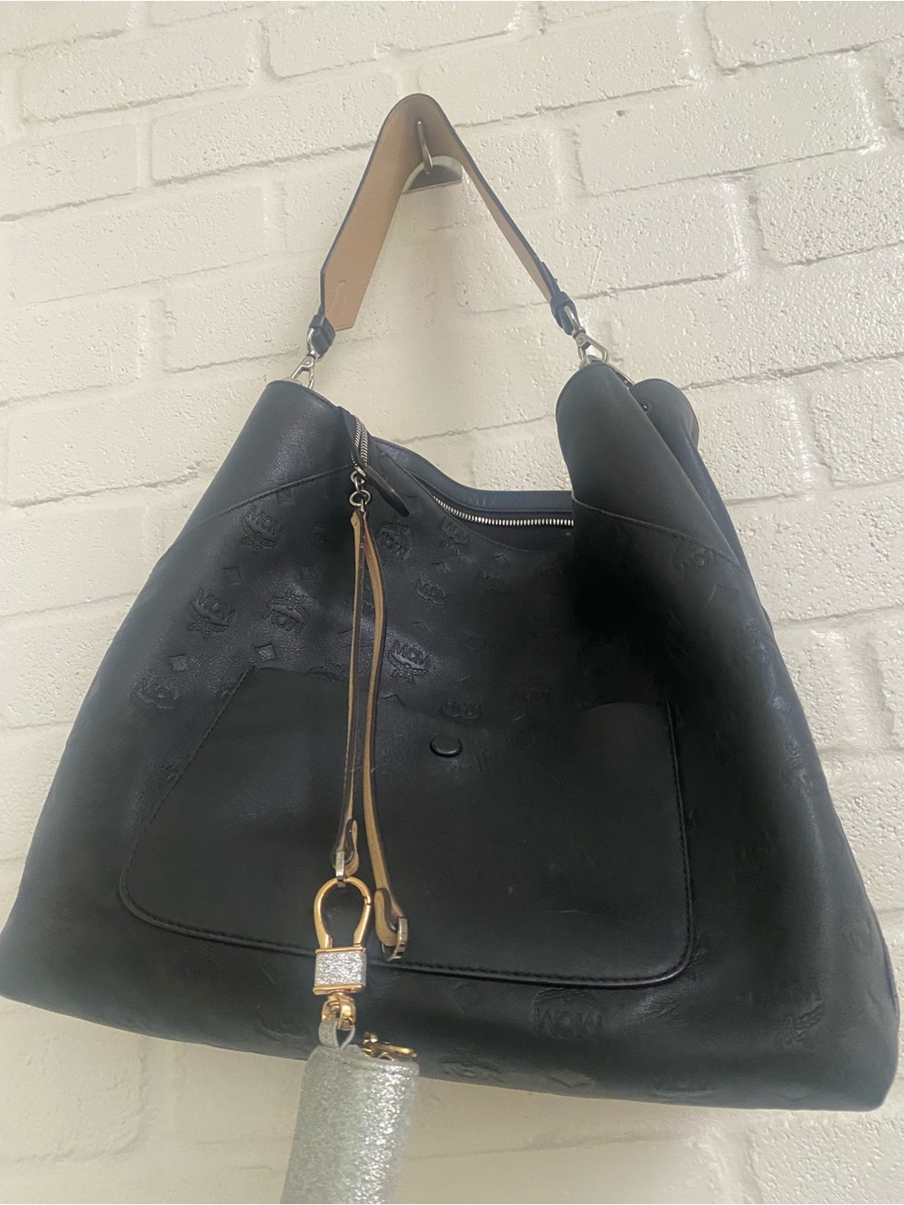 Black Leather Shoulder Bag with Zipper Accent MCM Klara